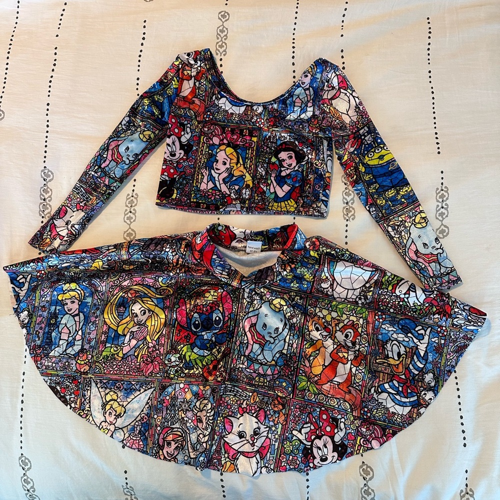 WILD RICH KIDS VELVET STAINED GLASS SET 9/10 runs small
